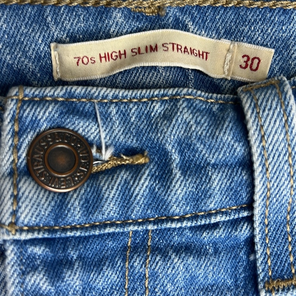 Levi’s 70’s High Slim Straight Light Wash size 30 - Picture 5 of 16